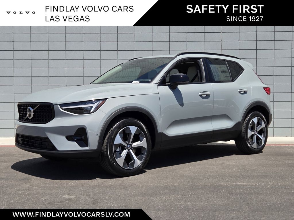 2026 Volvo XC40 SUV 