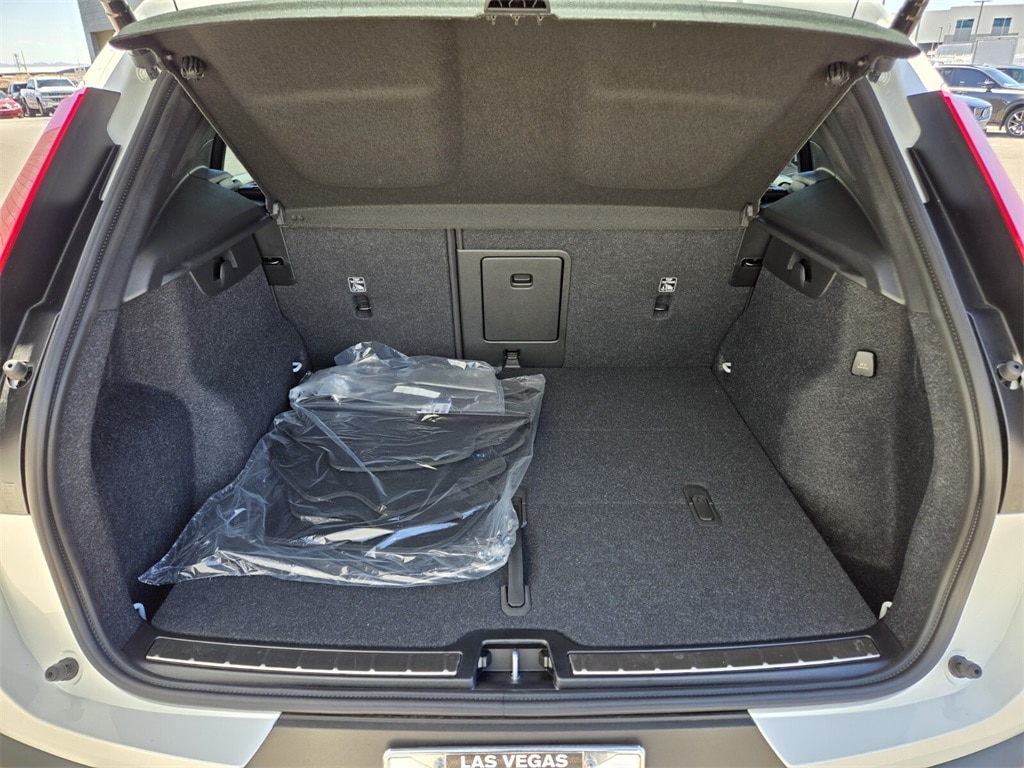 2025 Volvo XC40 Ultra - Photo 15