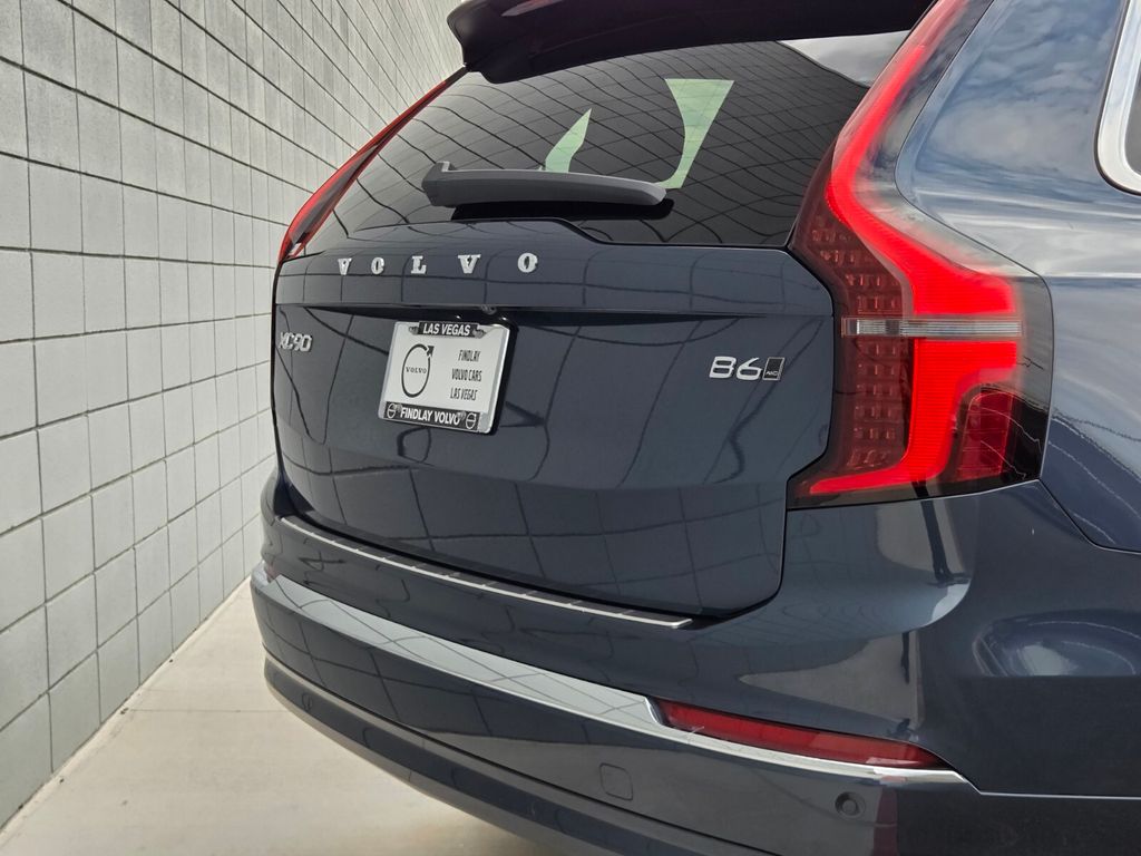 2026 Volvo XC90 Plus - Photo 11
