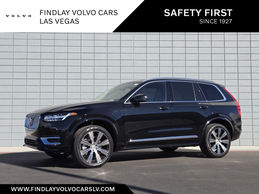 2025 Volvo XC90 plug-in hybrid SUV 