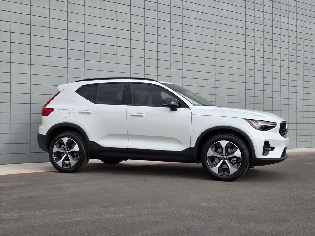 New 2026 Volvo XC40 B5 Plus SUV