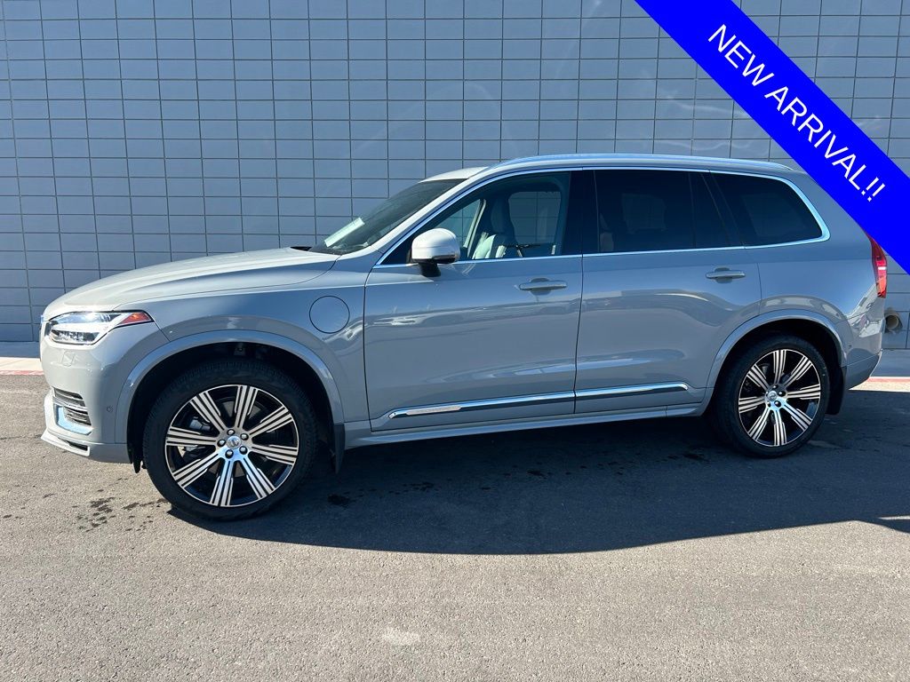 2024 Volvo XC90 T8 Recharge Ultimate Bright Theme 4WD's photo