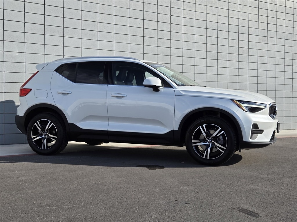 Certified 2025 Volvo XC40 B5 Core Bright Theme SUV