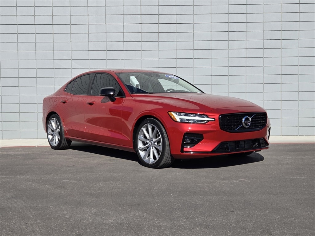Used 2021 Volvo S60 T5 Momentum Sedan
