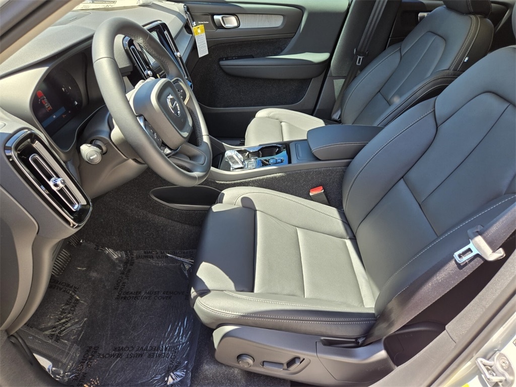 2025 Volvo XC40 Ultra - Photo 9
