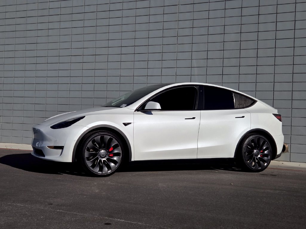 Used 2022 Tesla Model Y Performance with VIN 7SAYGDEF5NF410968 for sale in Las Vegas, NV