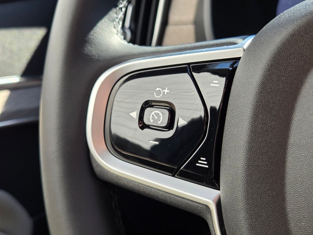 2026 Volvo XC90 Core - Photo 30