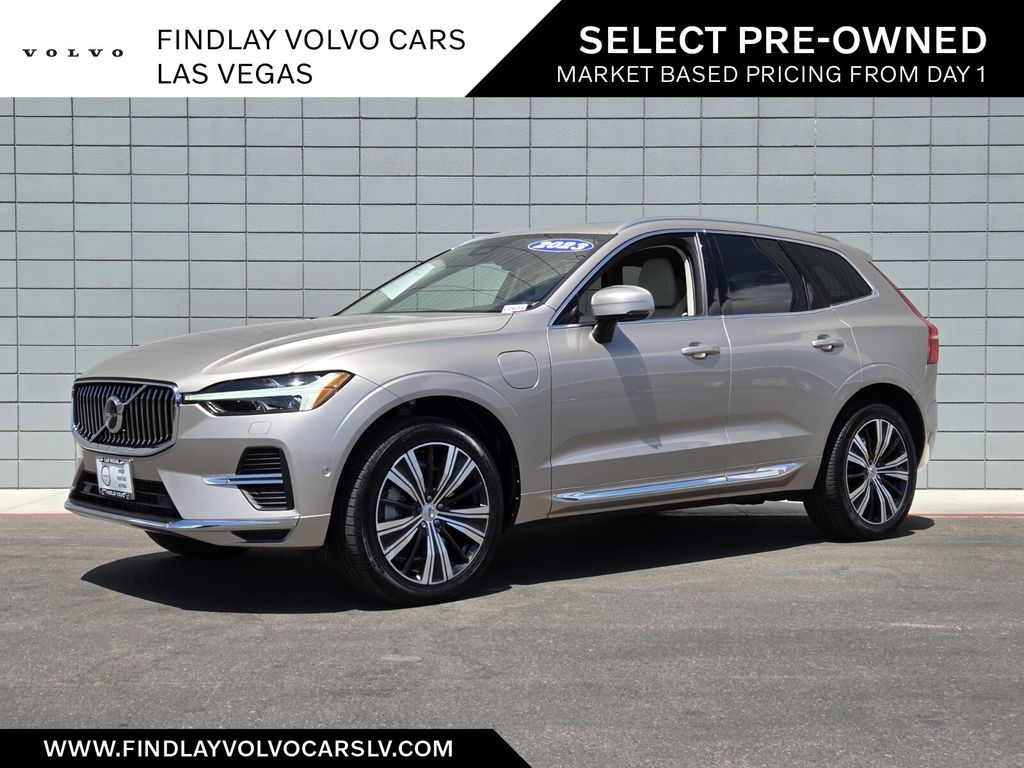 2023 Volvo XC60 T8 Plus Bright Theme AWD's photo