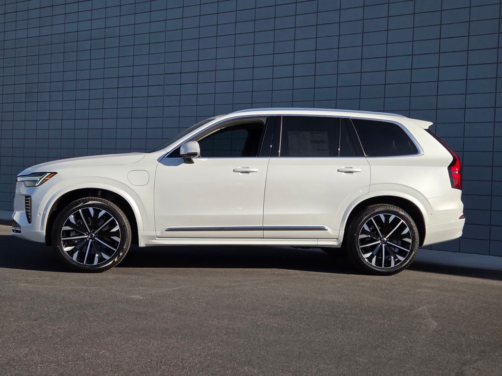 2026 Volvo XC90 Plus - Photo 2
