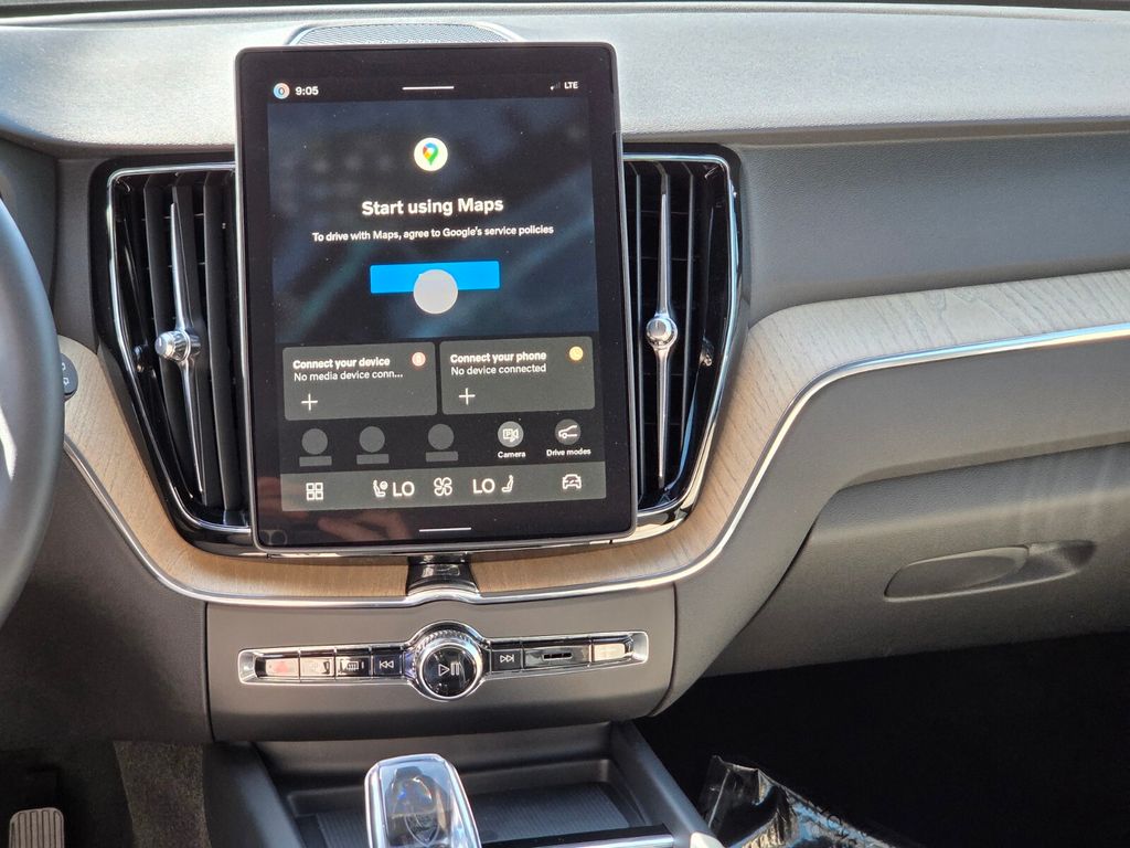 2026 Volvo XC60 Plus - Photo 19