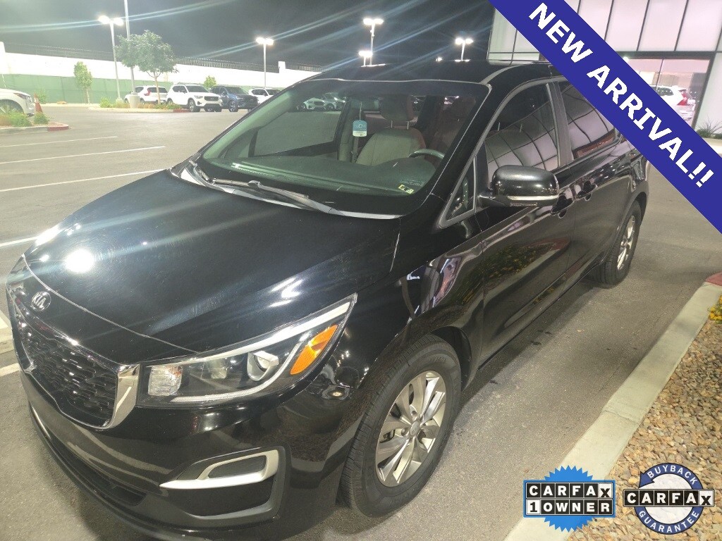 2019 Kia Sedona L photo 2