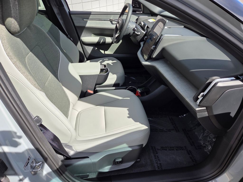2026 Volvo EX30 Ultra - Photo 19