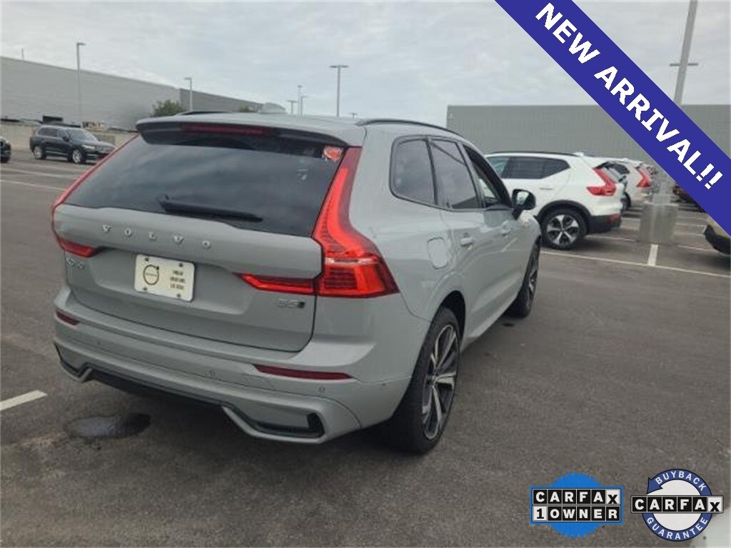 2024 Volvo XC60 B5 Ultimate photo 3