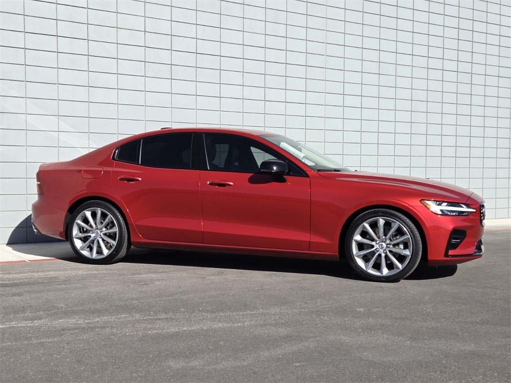Used 2021 Volvo S60 T5 Momentum Sedan