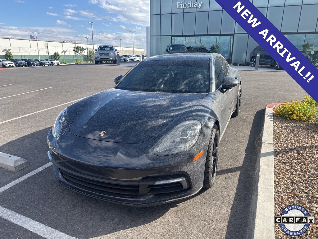 2017 Porsche Panamera 4 photo 2