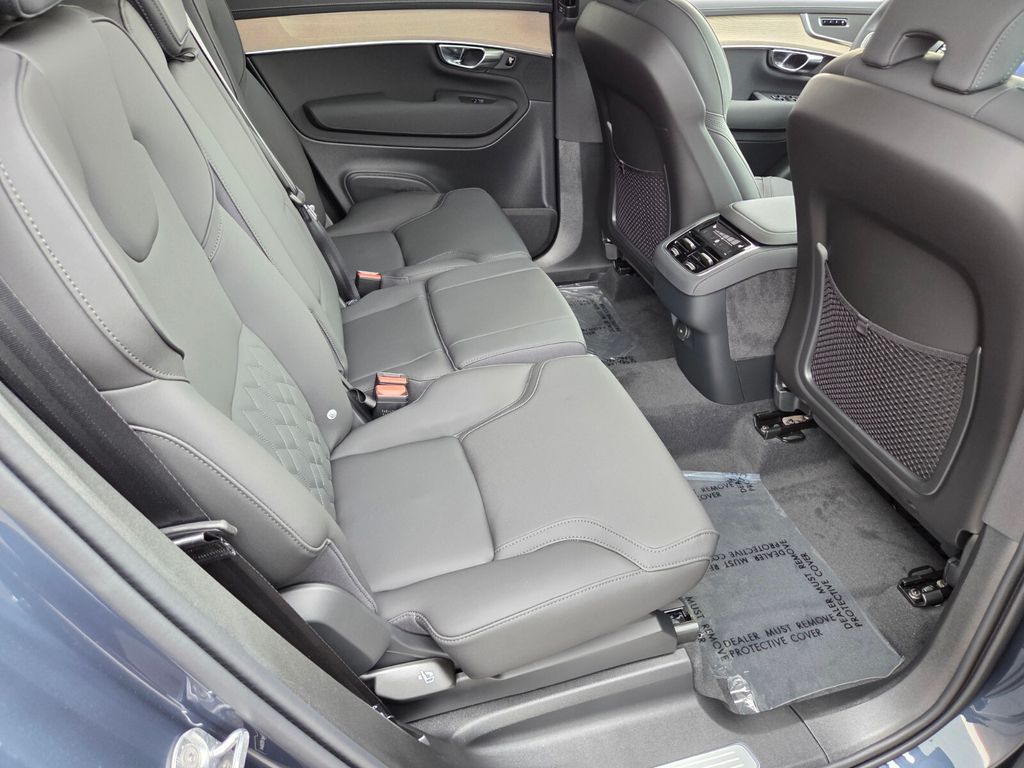 2026 Volvo XC90 Plus - Photo 22