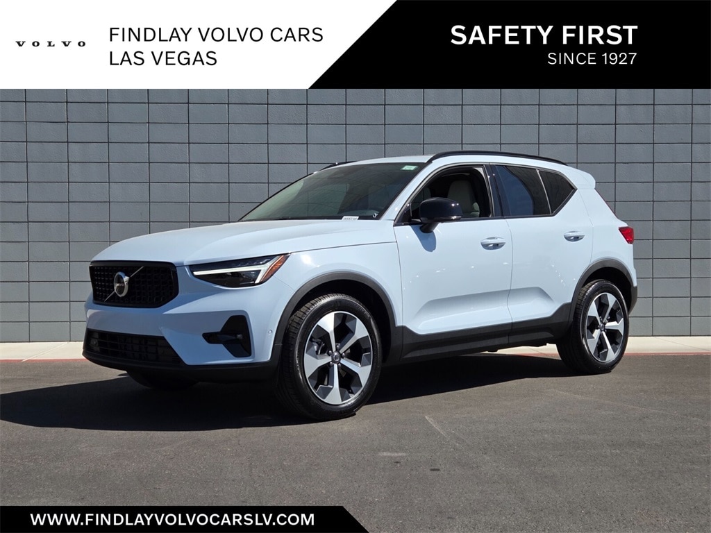 2026 Volvo XC40 SUV 