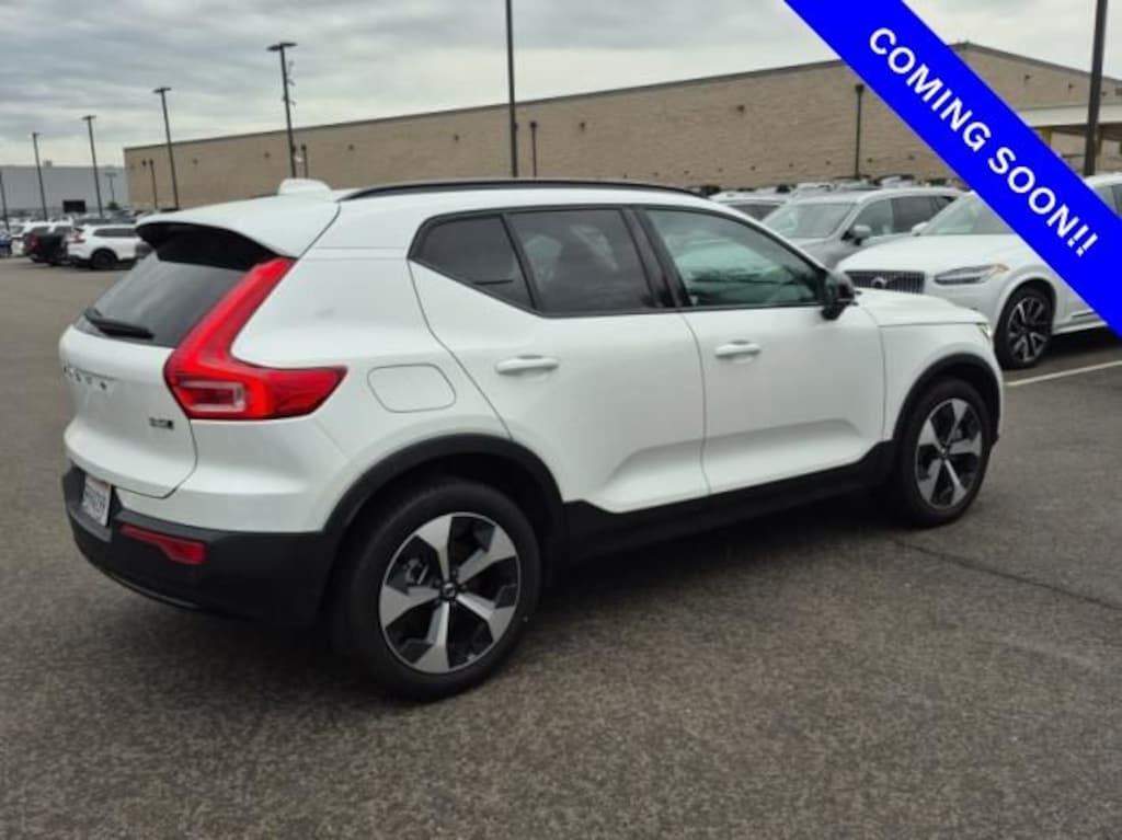 Certified 2025 Volvo XC40 B5 Plus Dark Theme SUV