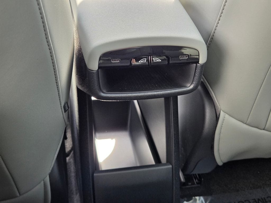 2026 Volvo EX30 Ultra - Photo 13