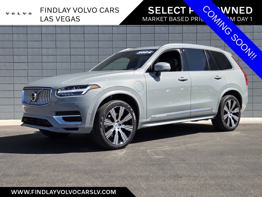 2024 Volvo XC90 plug-in hybrid SUV 