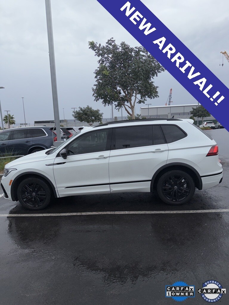 2022 Volkswagen Tiguan SE R-Line Black photo 4