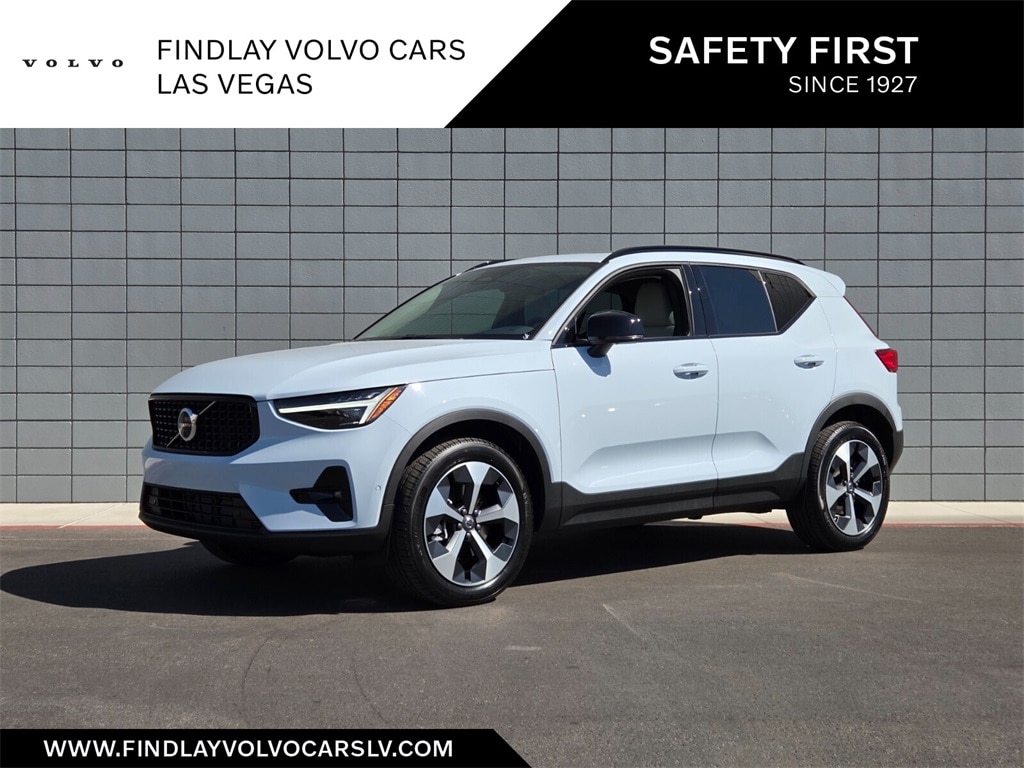 2026 Volvo XC40 SUV 