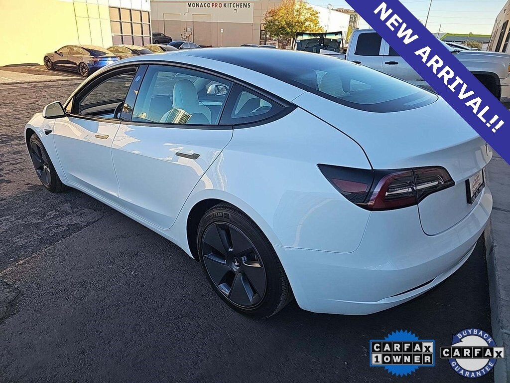 2023 Tesla Model 3 photo 4