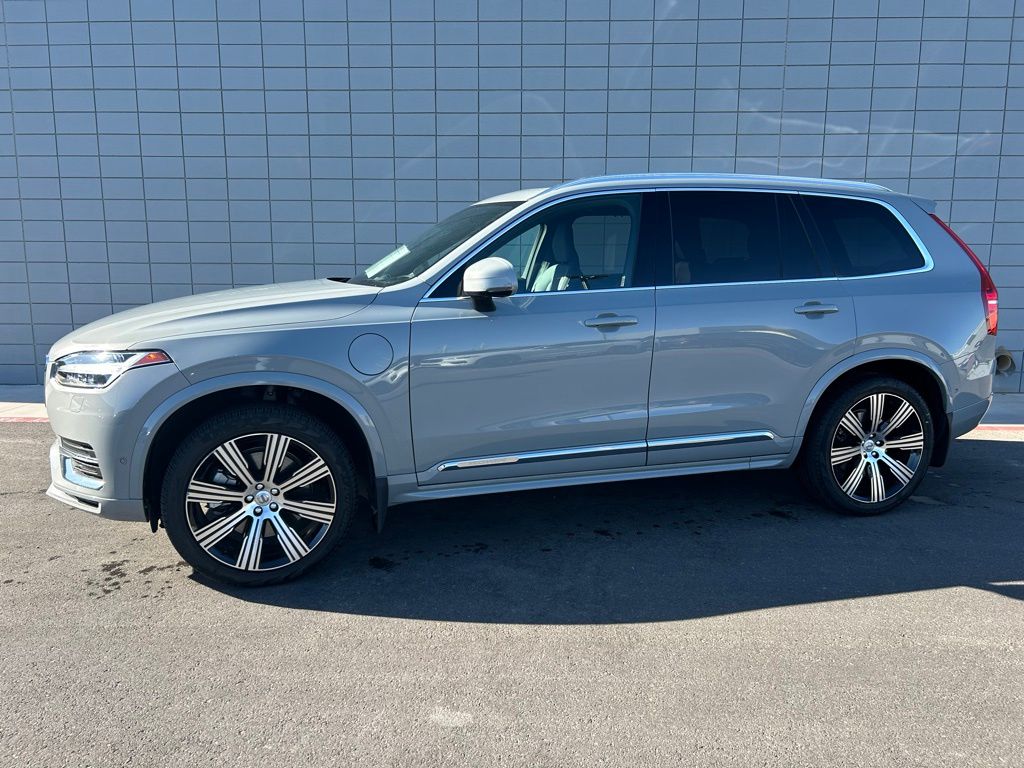 2024 Volvo XC90 T8 Recharge Ultimate Bright Theme 4WD's photo