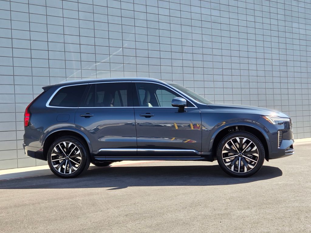 2026 Volvo XC90 Plus - Photo 7