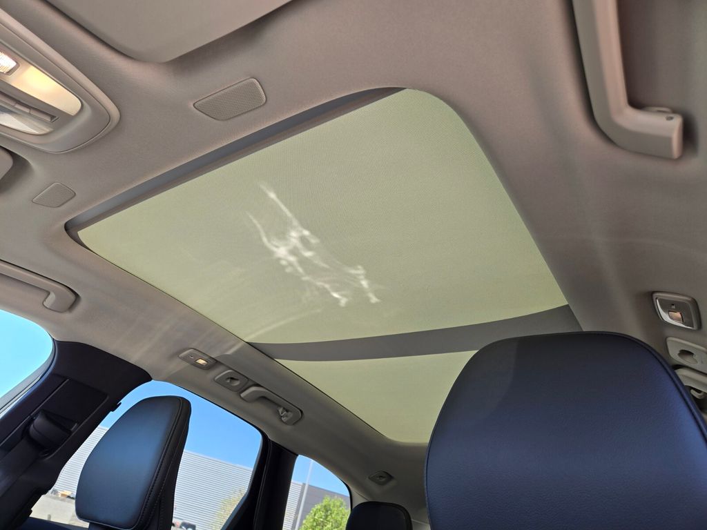 2025 Volvo XC60 Core - Photo 10