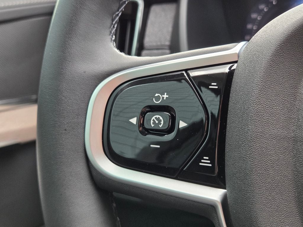2026 Volvo XC90 Plus - Photo 33
