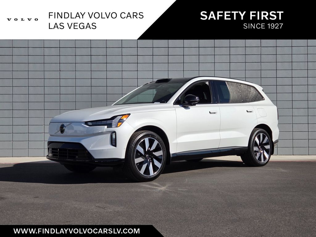 2025 Volvo EX90 Plus's photo