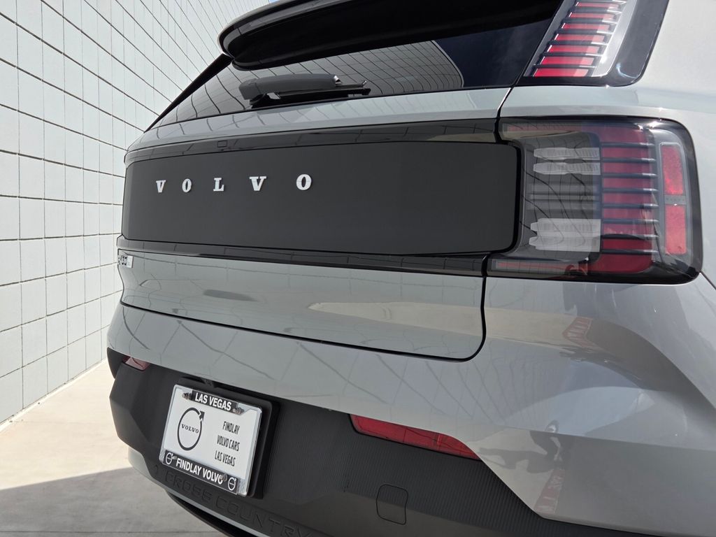 2026 Volvo EX30 Ultra - Photo 8
