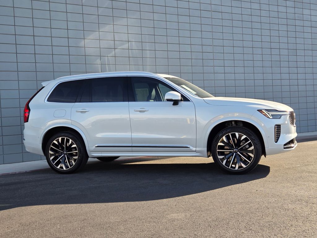2026 Volvo XC90 Plus - Photo 7