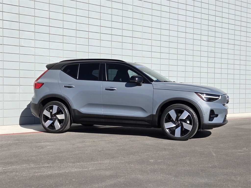 2023 Volvo XC40 Recharge Ultimate photo 4