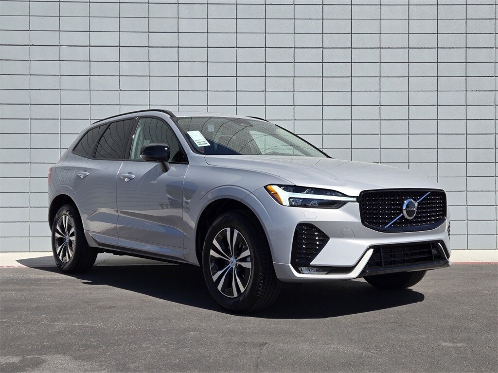 2025 Volvo XC60 B5 Core photo 3