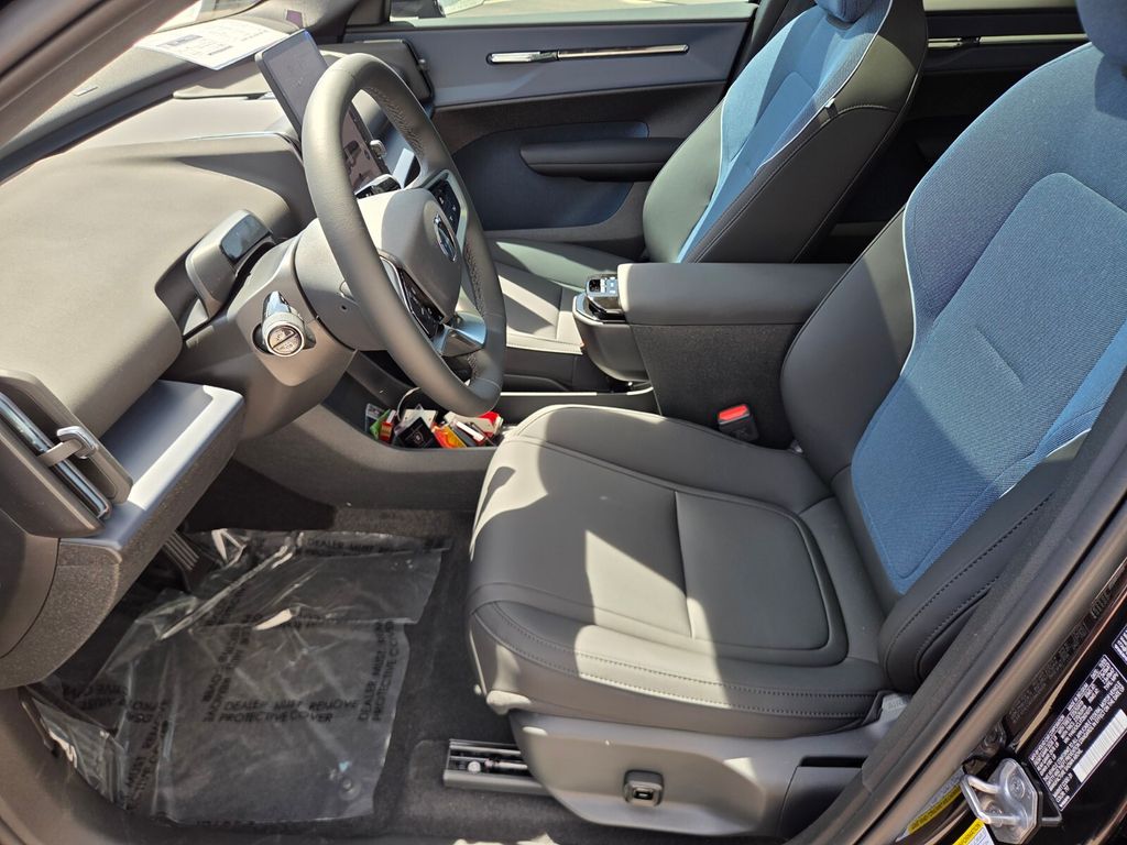 2026 Volvo EX30 Ultra - Photo 13