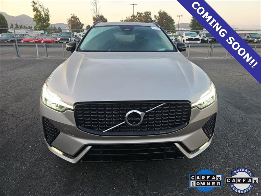 2025 Volvo XC60 B5 Plus photo 2