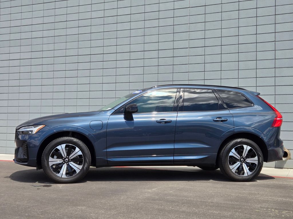 Used 2025 Volvo XC60 Core with VIN YV4H60RJ6S1002536 for sale in Las Vegas, NV