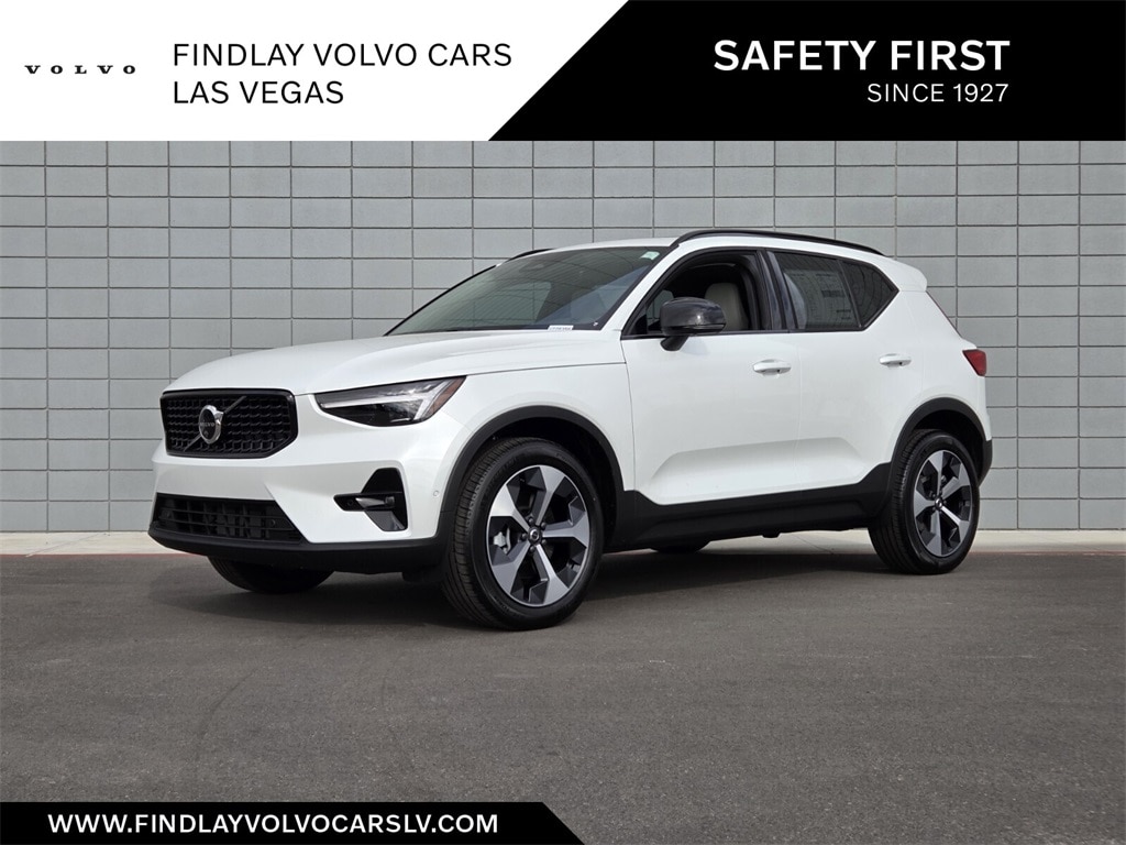 2026 Volvo XC40 SUV 