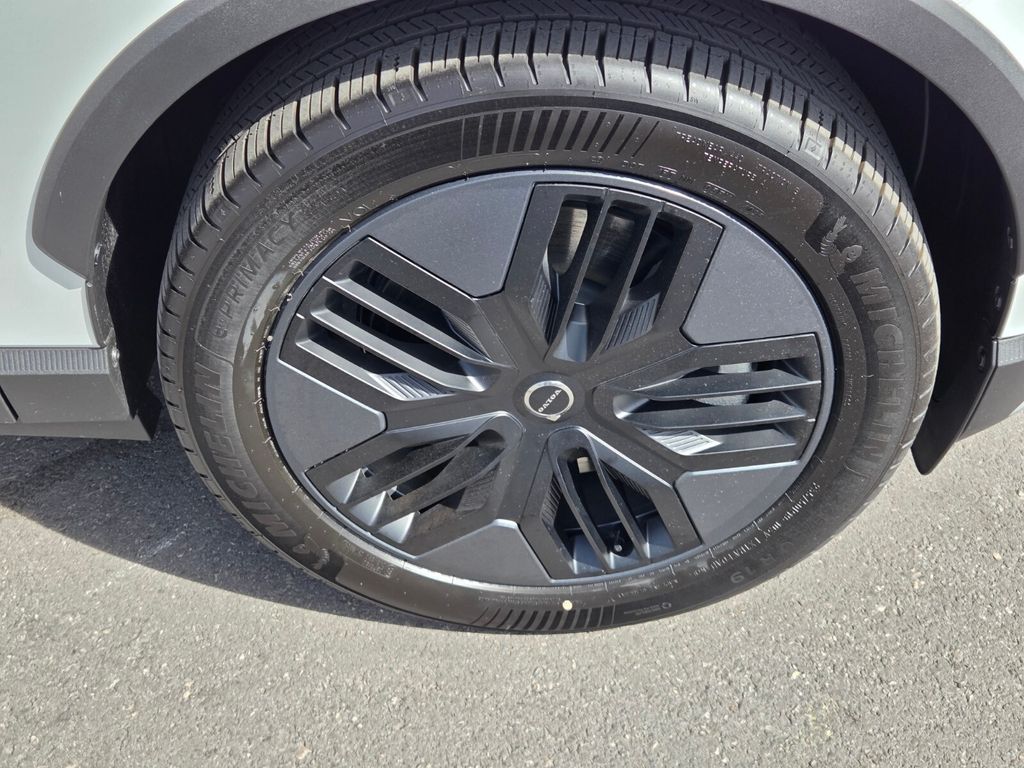2026 Volvo EX30 Ultra - Photo 7