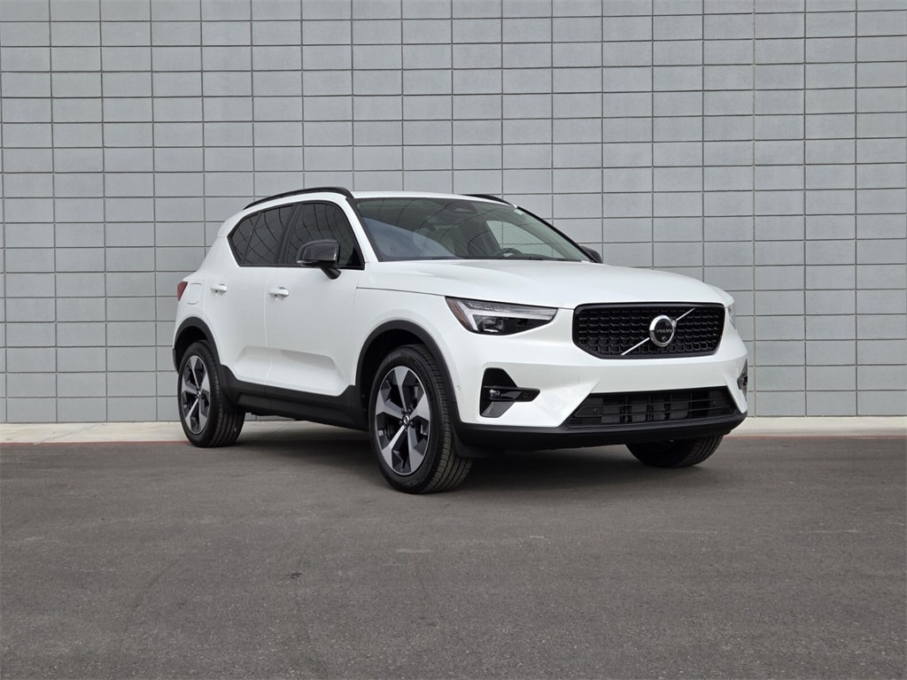 New 2026 Volvo XC40 B5 Plus SUV