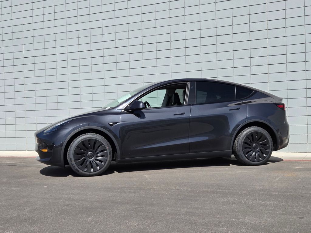 Used 2024 Tesla Model Y Long Range with VIN 7SAYGDEE1RF025663 for sale in Las Vegas, NV