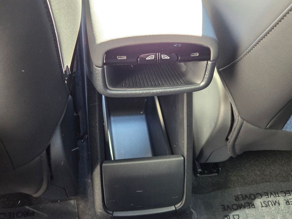 2026 Volvo EX30 Ultra - Photo 13