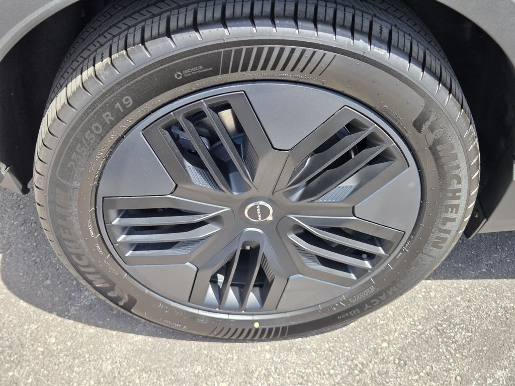 2026 Volvo EX30 Ultra - Photo 10