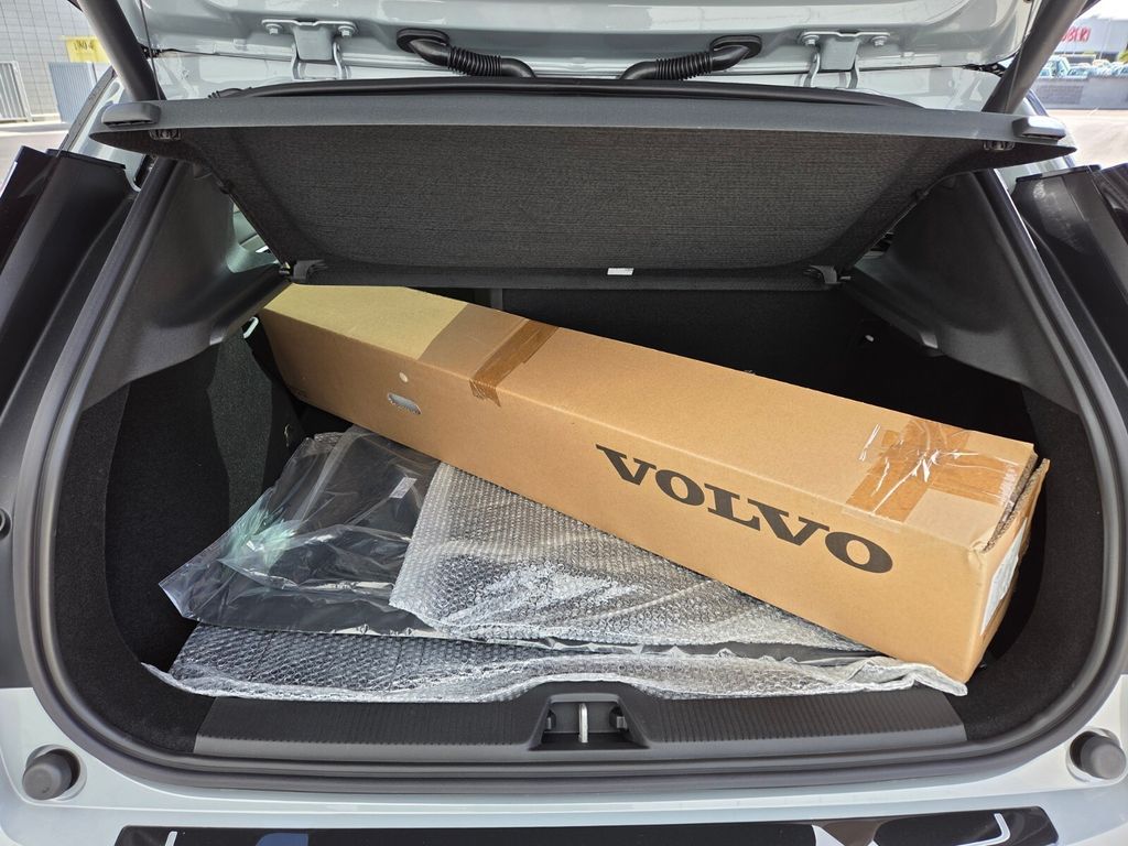 2026 Volvo EX30 Ultra - Photo 16
