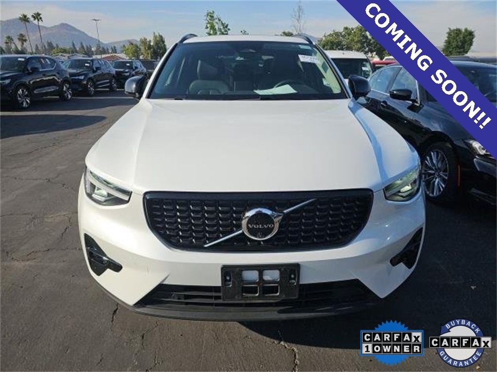 Certified 2025 Volvo XC40 B5 Plus Dark Theme SUV