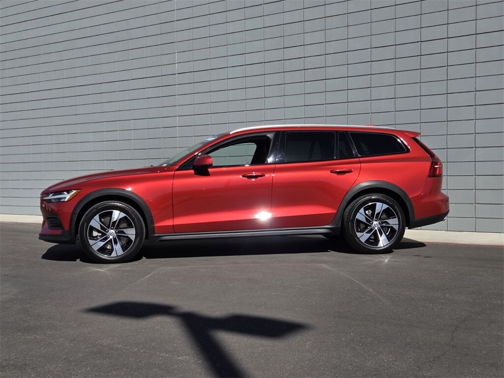 2020 Volvo V60 Cross Country T5 photo 2