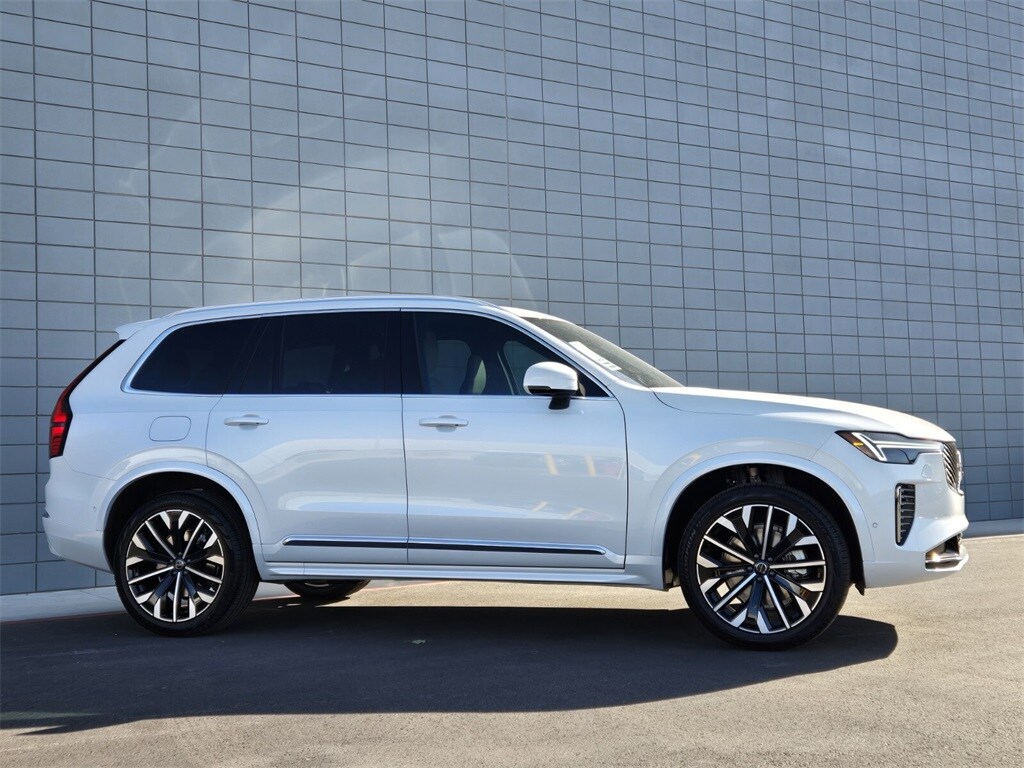 2025 Volvo XC90 Plus photo 4