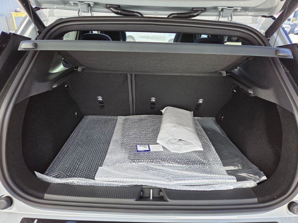 2026 Volvo EX30 Ultra - Photo 16